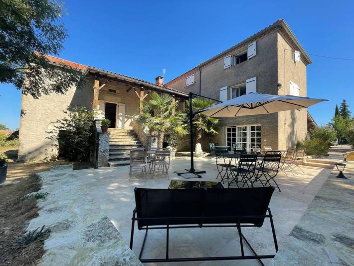 Location de vacances pour 8 personnes, avec piscine ainsi que jardin et vue à Laburgade - 2