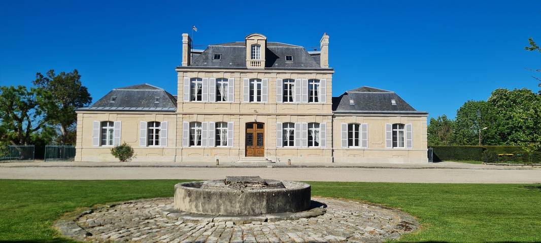 Gîte pour 15 personnes, avec terrasse et jardin