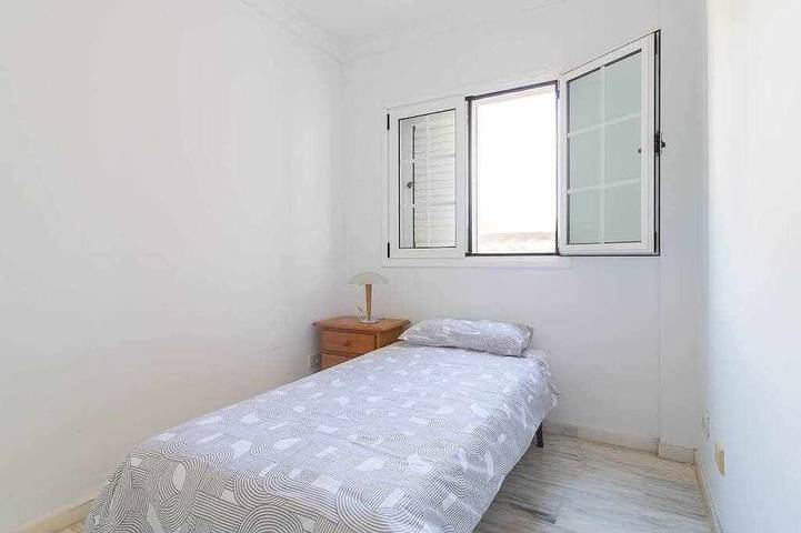 Location de vacances pour 6 personnes, avec jardin dans Castillo del Romeral - 2