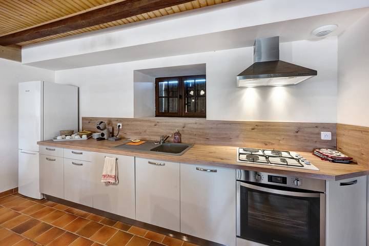 Ferienhaus 'La Colonie – Grange Arthuis' mit Terrasse, WLAN und Klimaanlage in Lavau, Loire-Tal