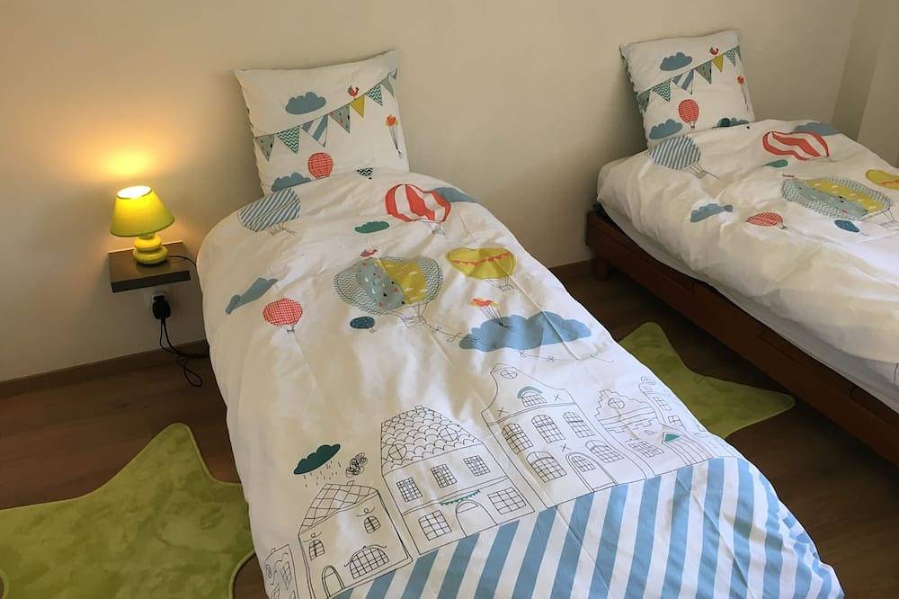 Gîte de Charme rénové à neuf, proche Locronan et Plages à 4km, 3 Étoiles * in Plonévez-Porzay, Iroise