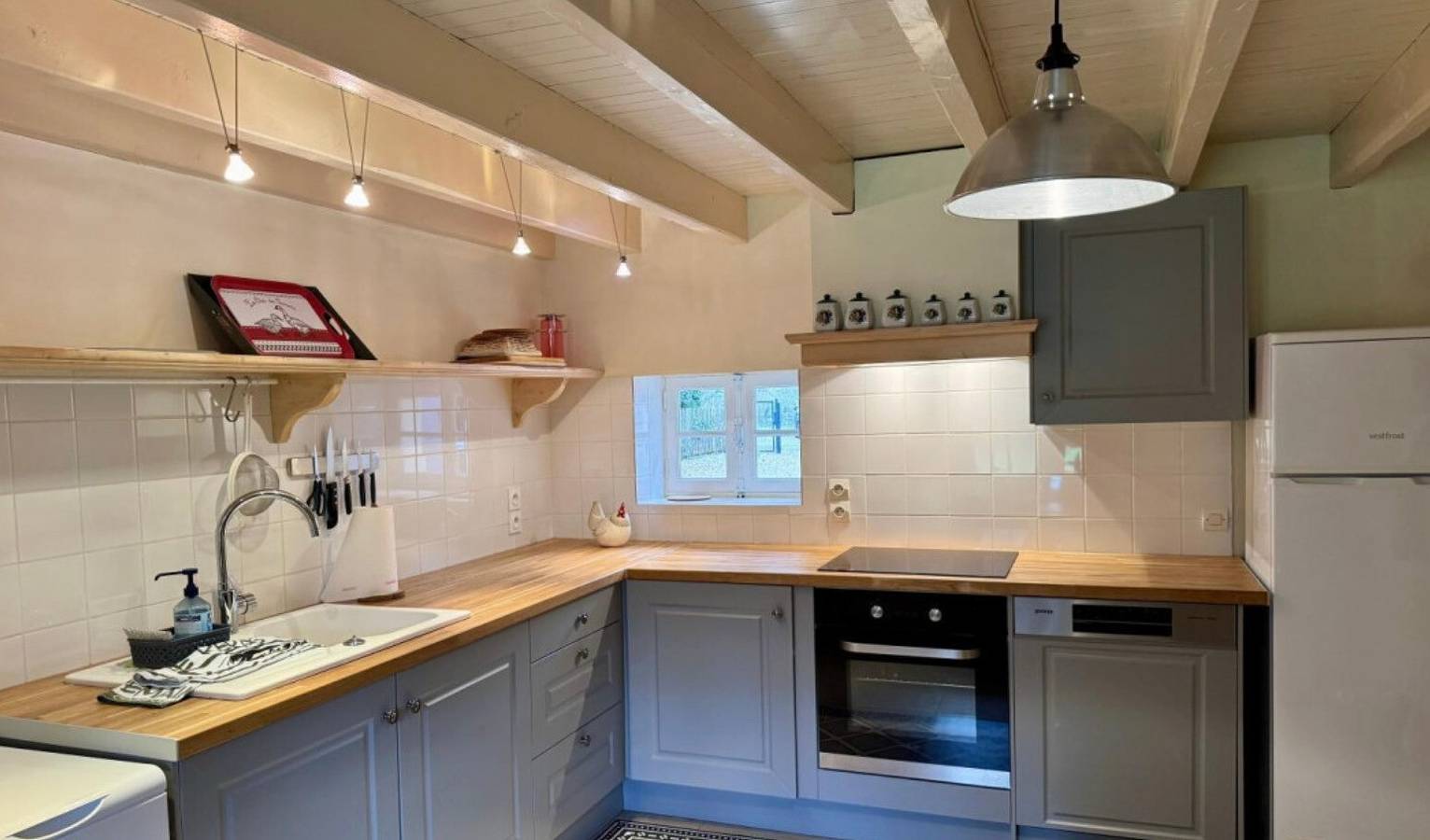 Charmante maison en pierre avec piscine au cœur du Périgord in Limeyrat, Périgord Noir