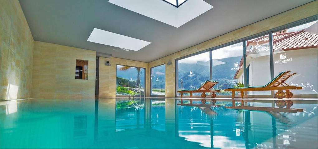 Pousadas e b&b para 2 pessoas, com jardim e vista e ainda piscina and sauna em Madeira