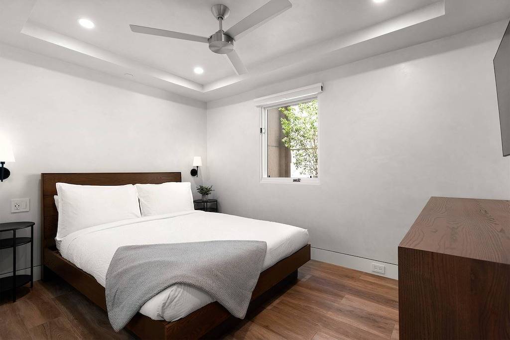 Ganze Wohnung, Remodeled With Luxury Finishes. Easy Stroll to Aspen Mtn. Full Kitchen,Gas Fp, W/D. Free Parking in Aspen, Aspen Snowmass