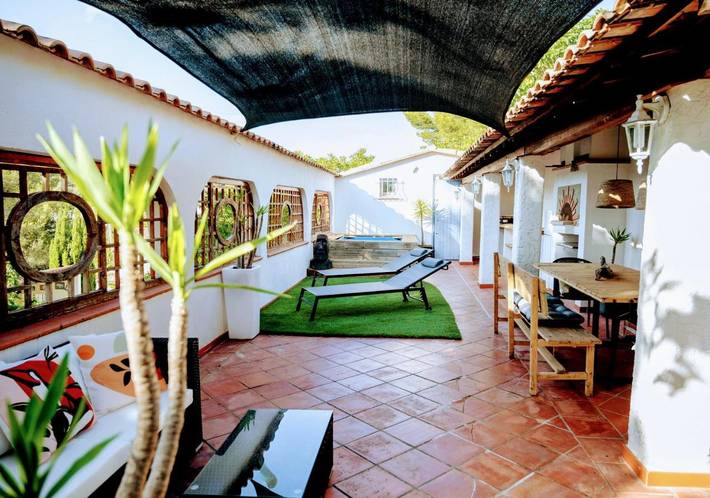 Casa de vacaciones para 4 personas, con piscina además de vistas y jardín - 1