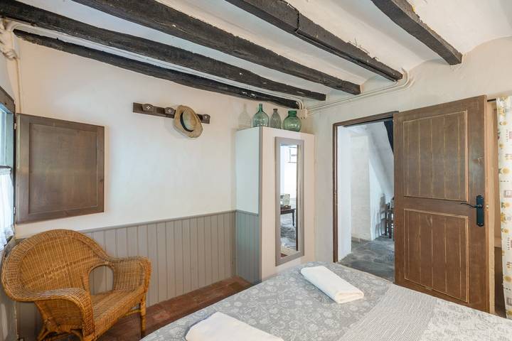 Chalet para 7 personas, con jardín y piscina para niños, Se admiten mascotas en Garrotxa - 2