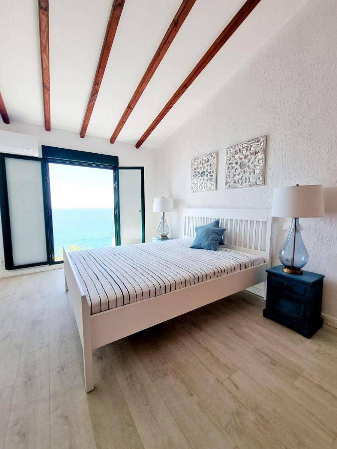 Albergue para 5 personas, con terraza y piscina en l'Alacantí - 3