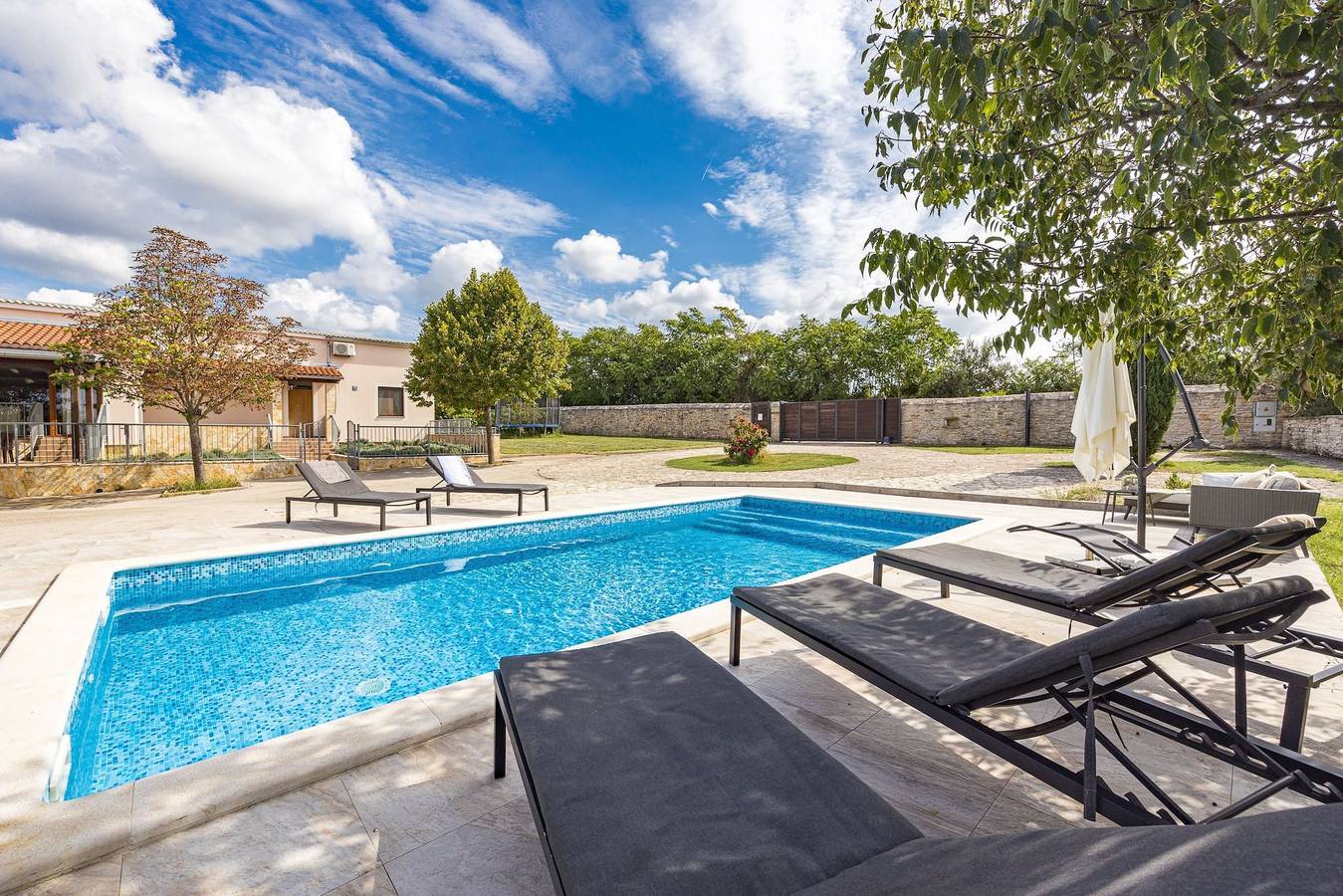 Villa San Antonio with Private Pool in Vodnjan, Grad Vodnjan