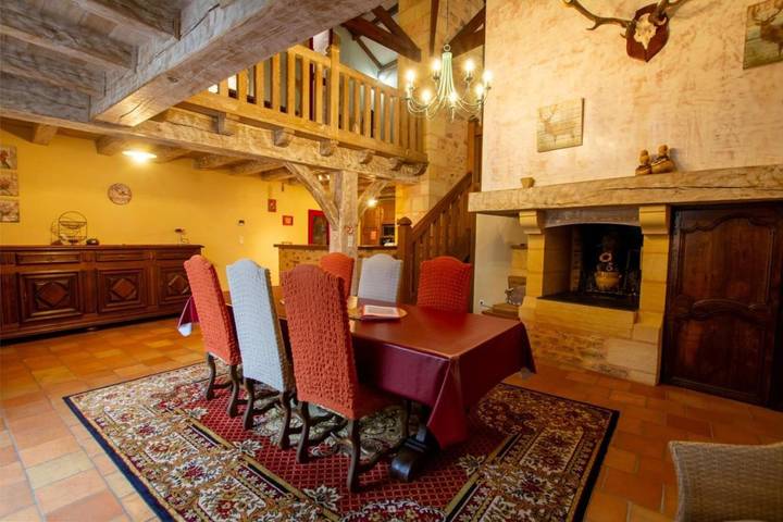 Location de vacances pour 6 personnes, avec terrasse à Biron - 2