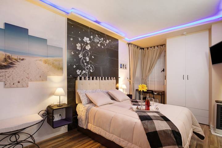 Apartamento entero, Apartamento 'Piso Chacaras' con vistas al mar y la montaña y Wi-Fi in Tejina, San Cristóbal de La Laguna
