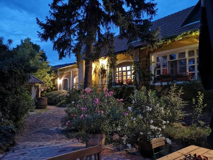 Ferienhaus für 5 Personen, mit Ausblick und Garten in Revfülöp