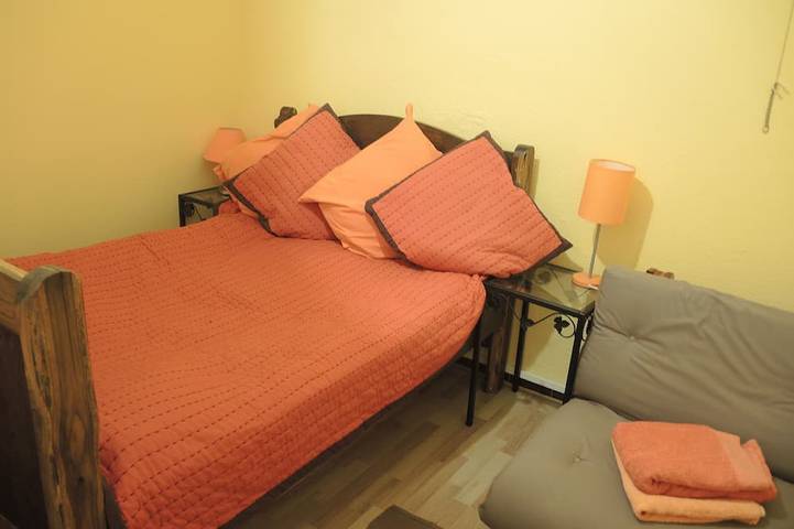 Location de vacances pour 10 personnes, avec jardin ainsi que piscine et balcon à Prades - 4