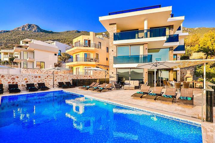 Villa for 14 people, with garden and terrace in Kalkan