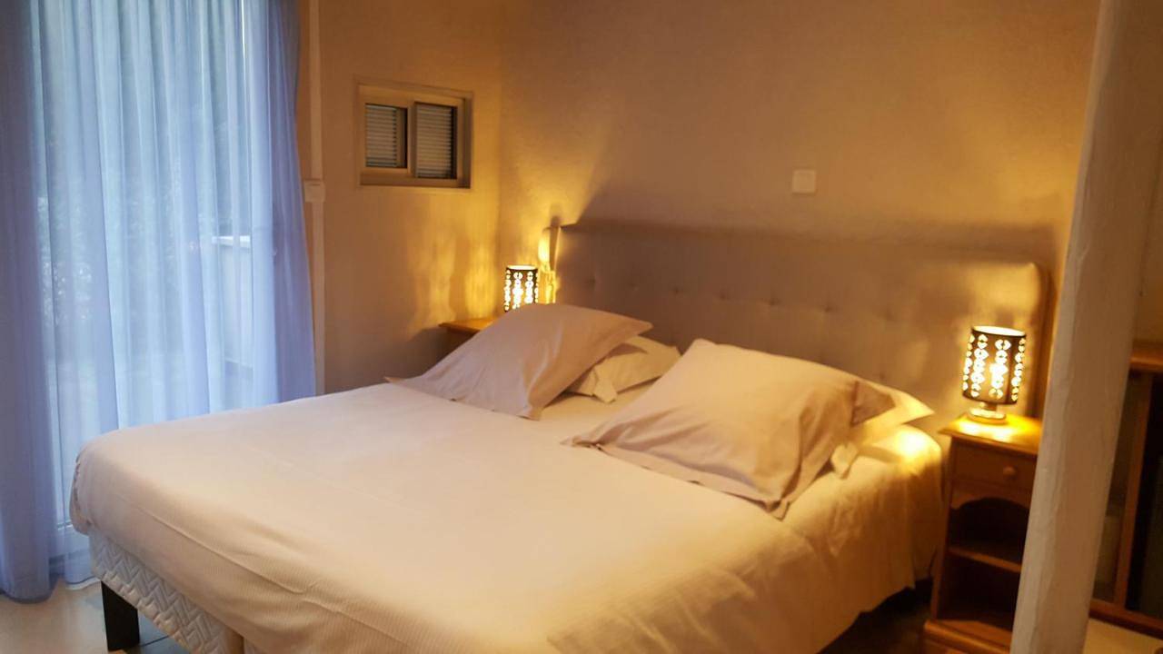 Logis Hôtel - Restaurant Résidence Les Cèdres in Villeneuve-lès-Avignon, Région de Nîmes