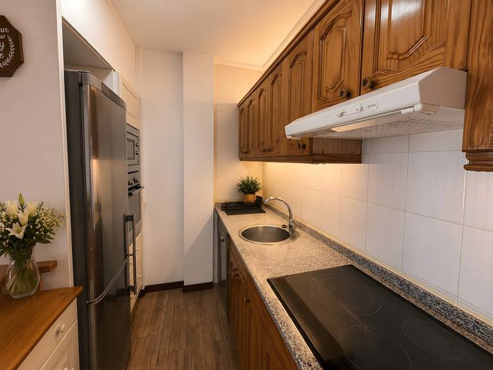 Ganze Wohnung, Ferienwohnung 'Maika's' mit Meerblick, Gemeinschaftspool und WLAN in San Eugenio Alto, Adeje