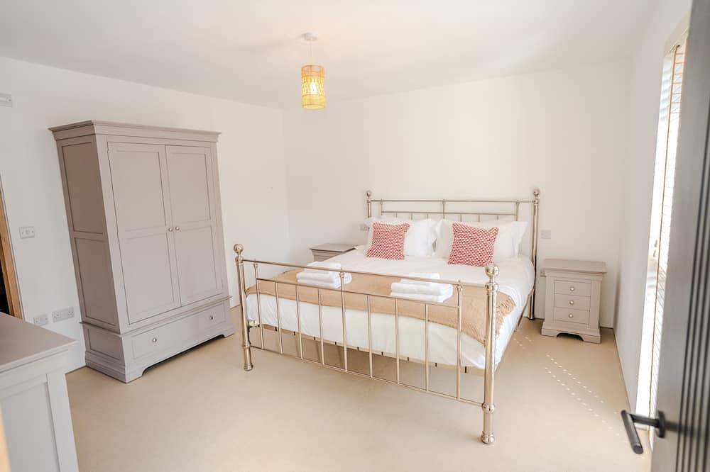 Stunning contemporary house amongst the dunes in Holywell Bay in Holywell Bay, Cornwall