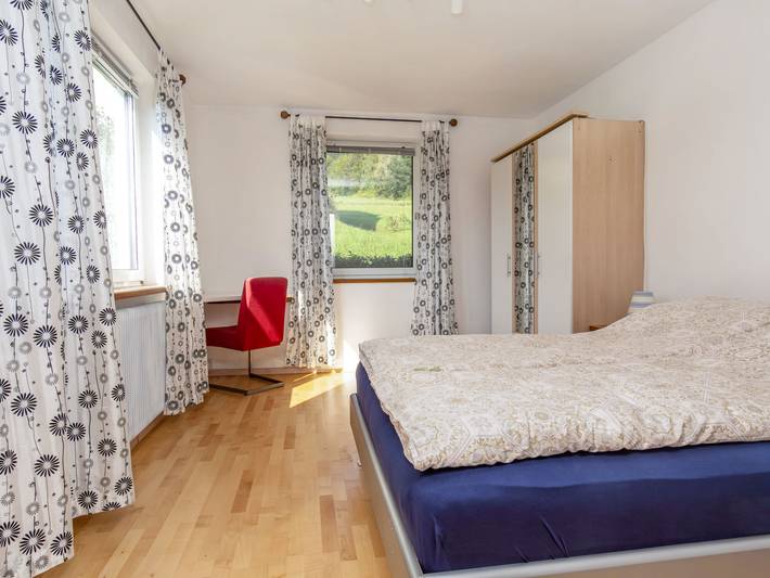 Ferienwohnung für 4 Personen, mit Terrasse und Seeblick sowie Garten am Attersee - 4