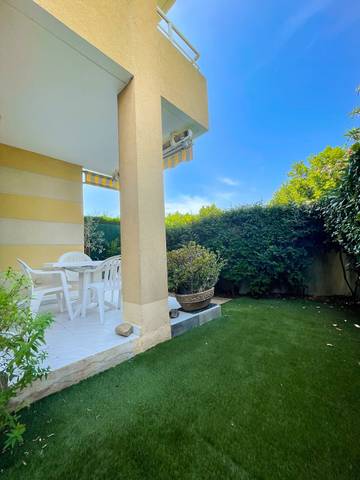 Gîte pour 4 personnes, avec jardin, adapté aux familles dans Plage du Port Fréjus