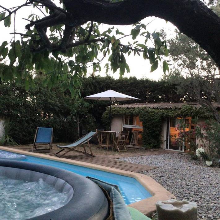 Gîte pour 2 personnes, avec piscine ainsi que vue et jardin à Allauch - 4