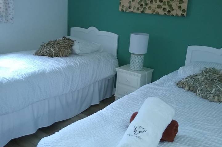 Gîte pour 8 personnes, avec piscine ainsi que terrasse et jardin à Lunay - 4