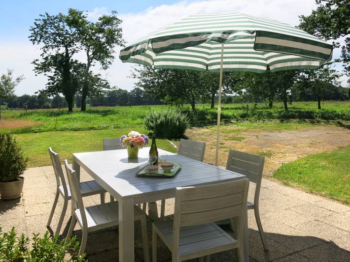 Location de vacances pour 6 personnes, avec terrasse et jardin à Le Tronchet - 2