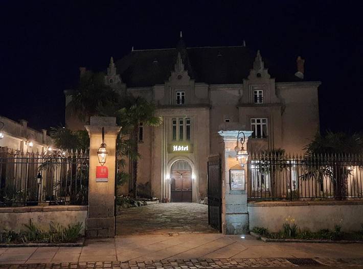 Hôtel pour 2 personnes, avec vue et piscine ainsi que jardin et bassin pour enfant à Tiffauges - 3