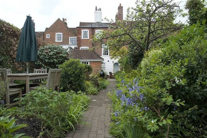 Glamping for 6 people, with garden in New Forest