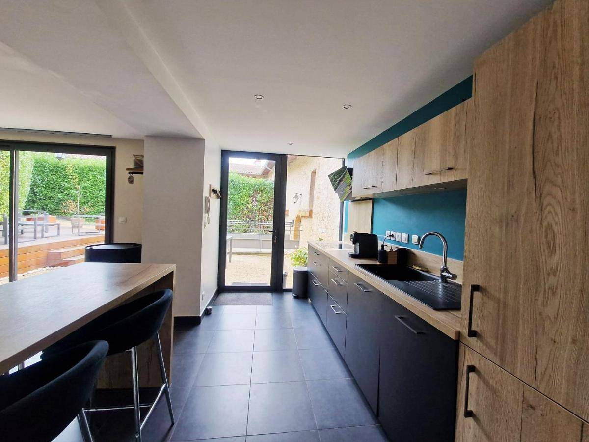 Appartement entier, Two-Bedroom Apartment in Gleizé, Région de Villefranche-sur-Saône
