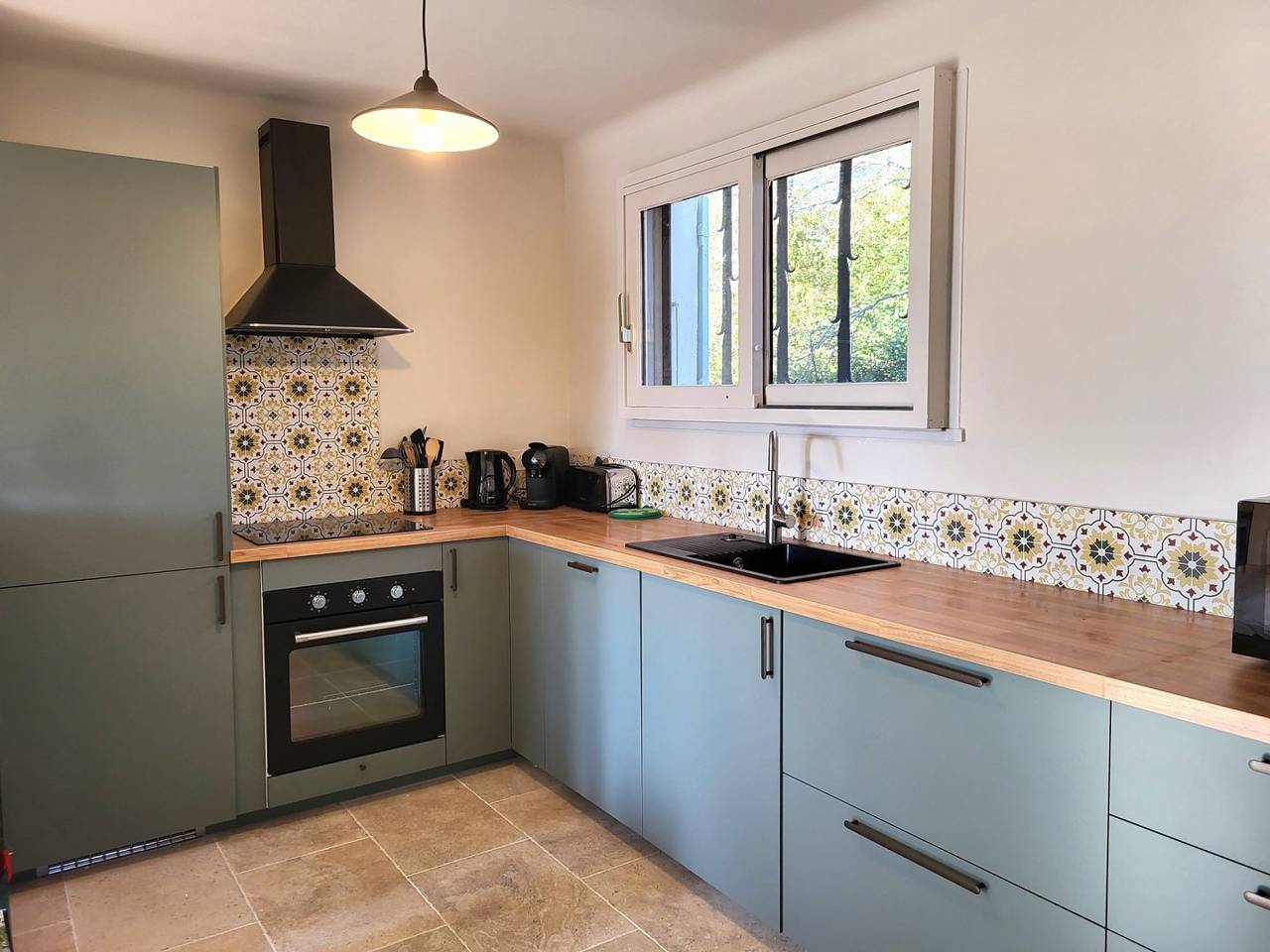 Gîte de charme - piscine chauffée - à pied du village in Saint-Saturnin-lès-Apt, Parc naturel régional du Luberon