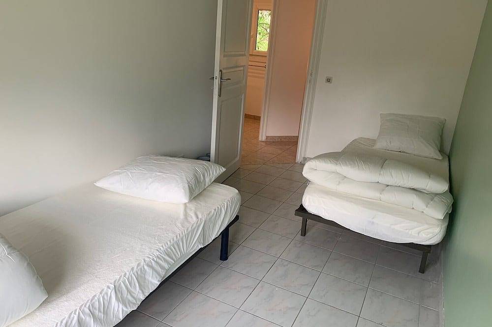 Apartamento entero, T3 amueblado - baños de tratamiento de spa in Vaulnaveys-le-Haut, Isère
