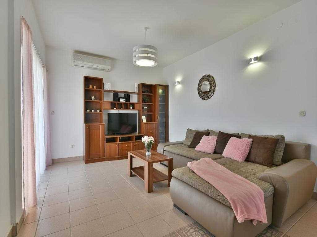 Villa mit Pool | 150 m vom Strand |  für 8-10 Personen in Privlaka, Zadar