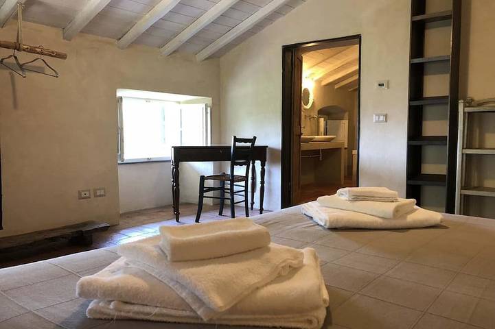 Villa Linda 12P  Charming villa with pool,WiFi, BBQ, close beaches and 5 Terre in Casano-Dogana-Isola, Luni