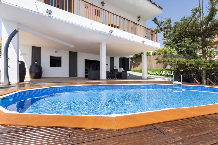 Casa rural para 12 personas, con Balcón y Jacuzzi además de Terraza y Jardín en Fasnia