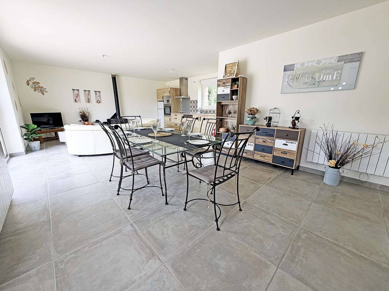 Appartement de vacances entier, La Lino du Bugassou avec piscine privée in Mauzens-et-Miremont, Périgord Blanc