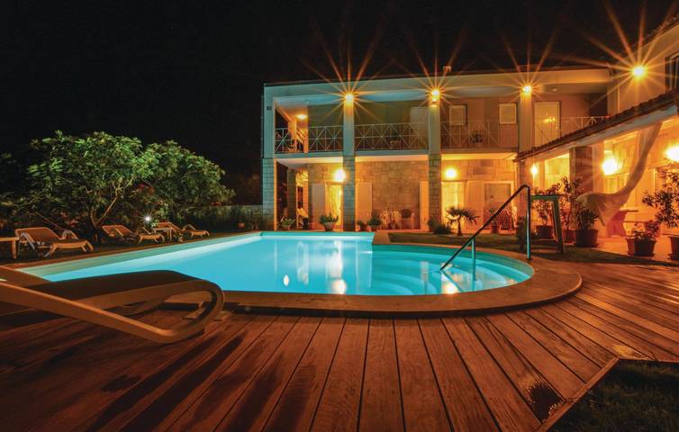 Ferienwohnung für 5 Personen, mit Pool und Terrasse in Izola - 4