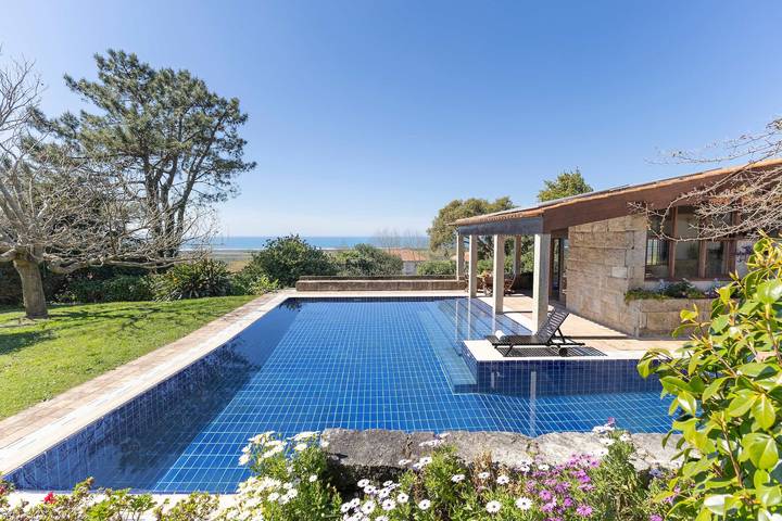 Ferienhaus für 14 Personen, mit Meerblick und Whirlpool sowie Garten