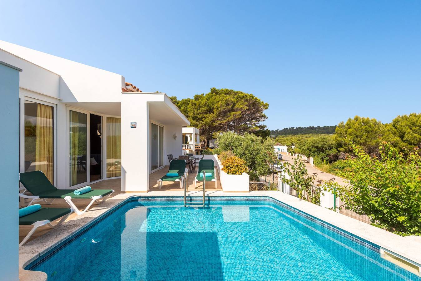 Charming "Villa Elena - Port Addaia" with Sea View, Pool, Wi-Fi, Terrace & Garden; Parking Available in Port d'Addaia, Es Mercadal