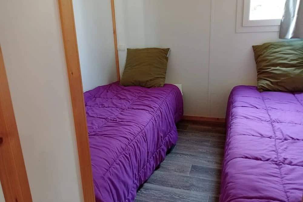 Zecamping 3* piscine chalet Bbq clim 30m2 4 pers in Mazères, Ariège