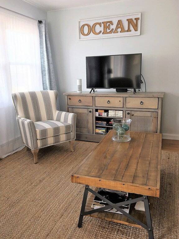 Haus am Strand mit 3 + Schlafzimmer. Nur wenige Schritte vom Colt State Park / Bristol Town Beach entfernt in Bristol (RI), Bristol County