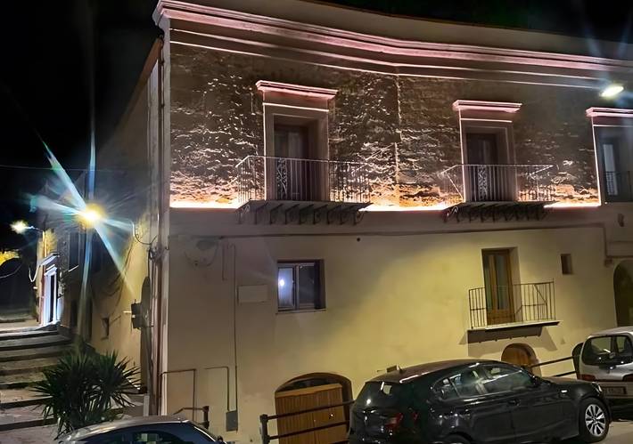 Palazzo Zuppardo Apartment – Agrigento Old Town, Sea View & Balcony