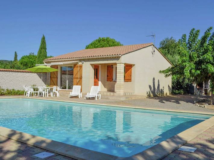 Location de vacances pour 6 personnes, avec Terrasse ainsi que Jardin et Piscine à Argeliers