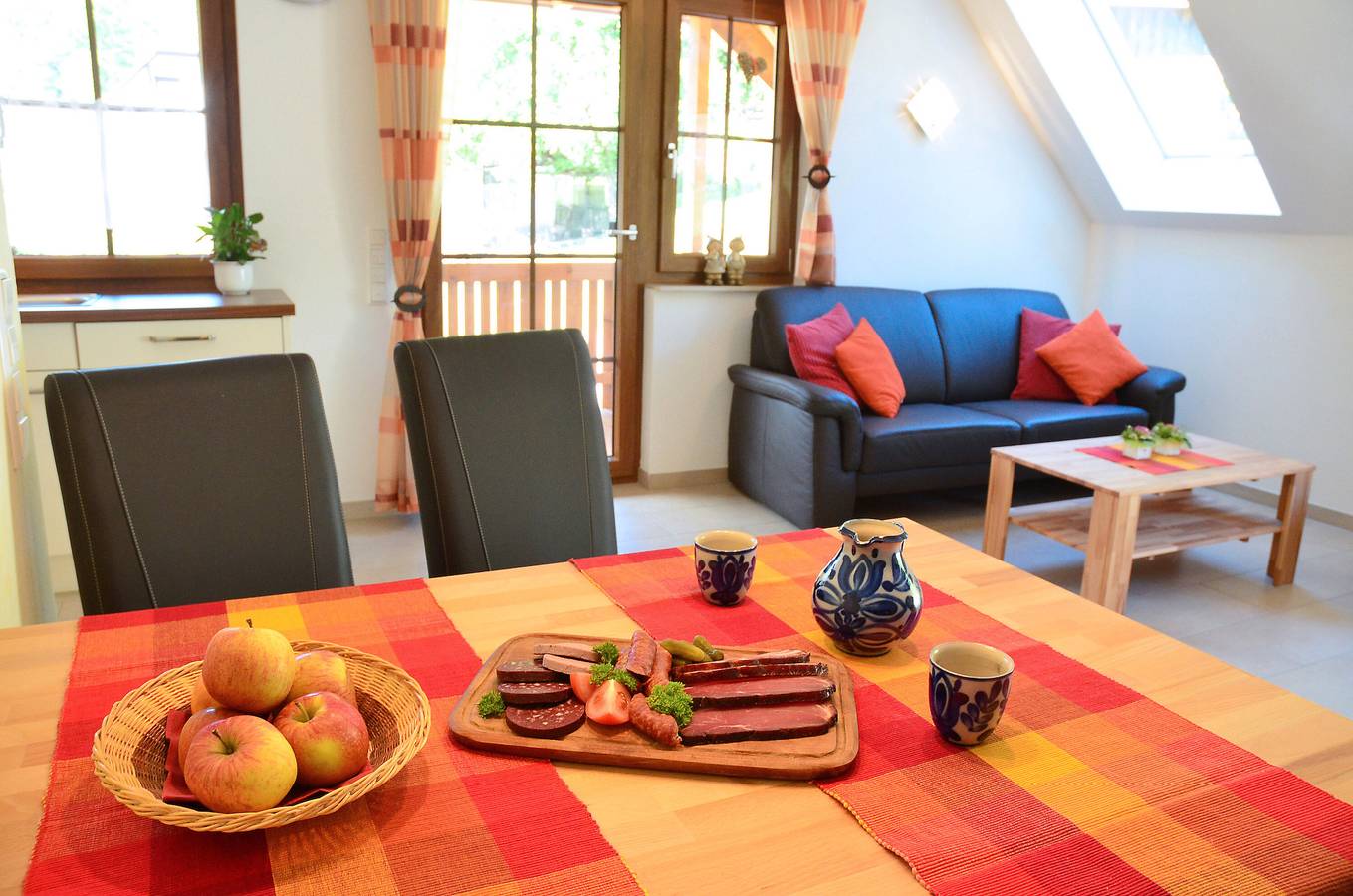 Ganze Wohnung, Apartment 'Schwalbennest' mit privater Terrasse, Gemeinschaftsgarten und Wlan in Lahr, Mittlerer Schwarzwald