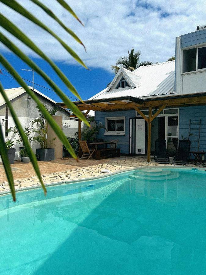 Gîte pour 10 personnes, avec piscine et jardin dans la Ravine Blanche