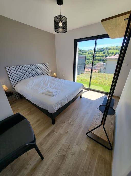 Gîte pour 6 personnes, avec jacuzzi et jardin à Aurillac - 4