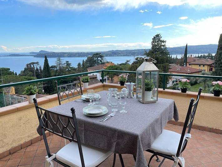Ferienhaus für 4 Personen, mit Ausblick und Seeblick sowie Balkon in Gardone Riviera