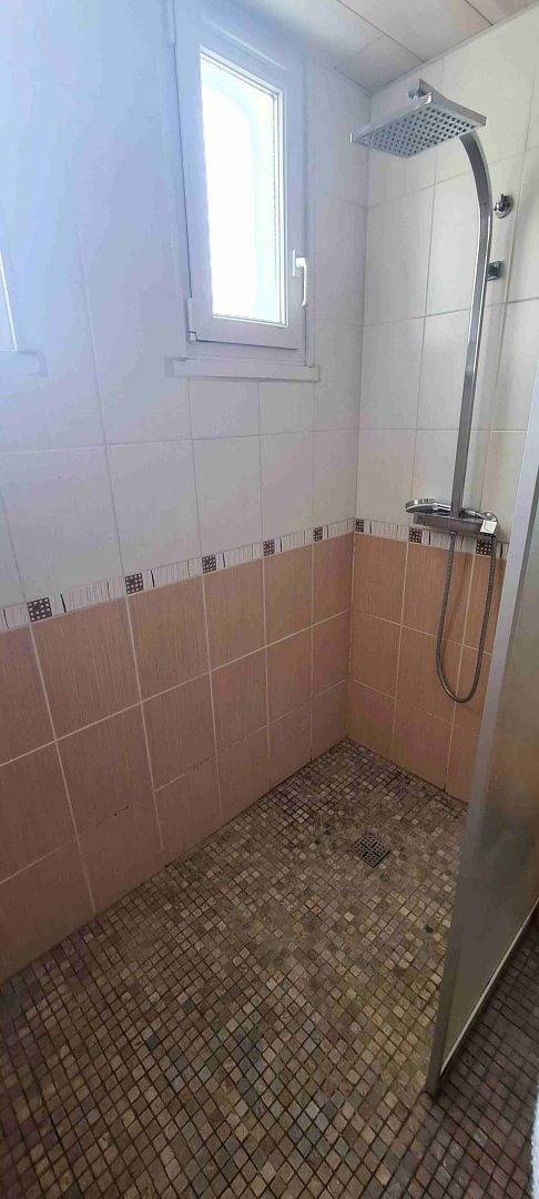 Gîte pour 5 personnes, avec jardin et terrasse dans Lac de Bonlieu - 4