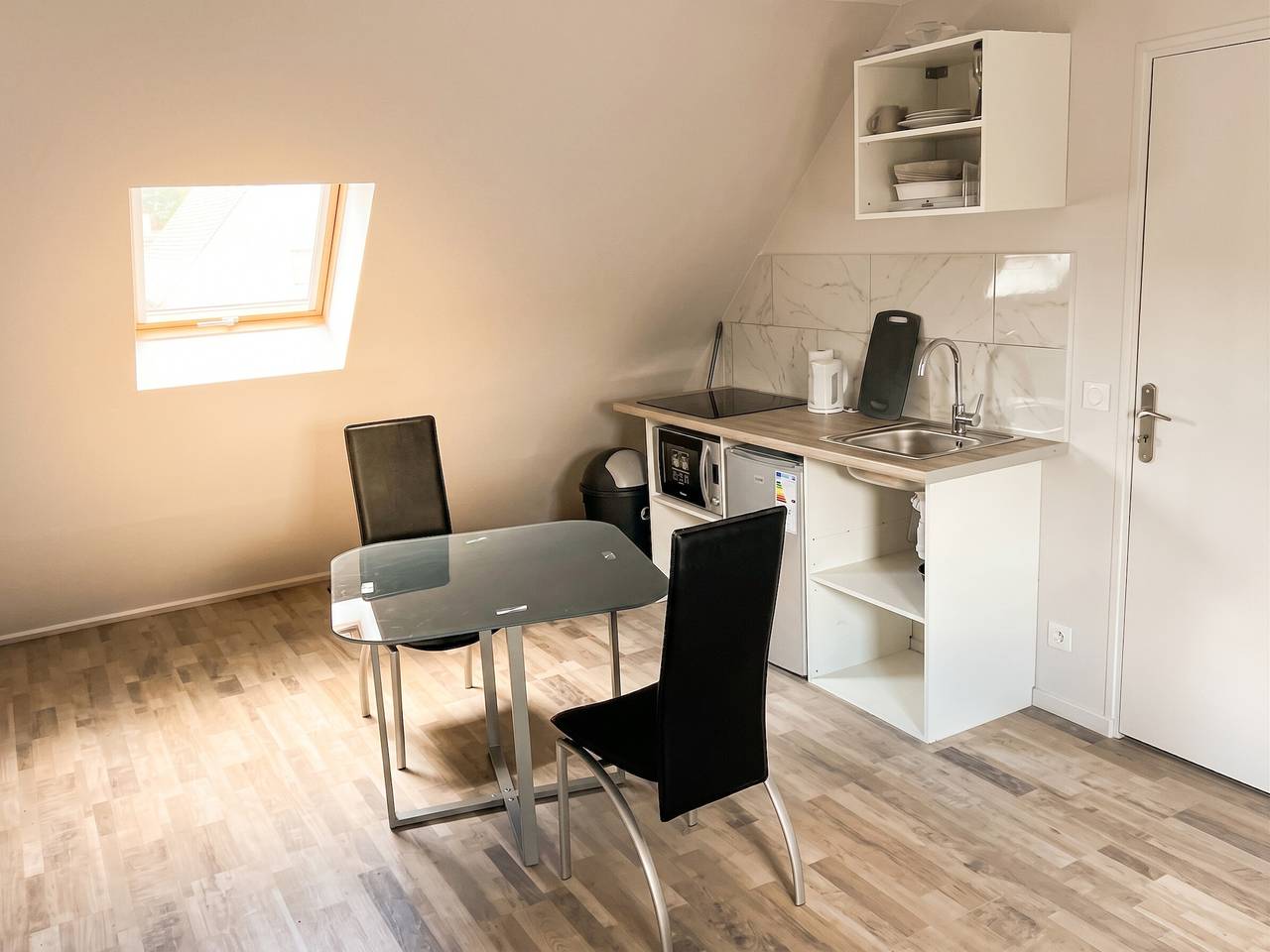 Appartement entier, Appartement contemporain à Pierrelaye, 53 m², proche centre-ville in Pierrelaye, Val-d'Oise