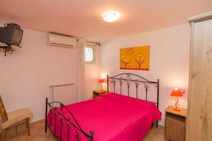 Ganze Wohnung, Schöne Wohnung mit 2 Badezimmer und ein großer Ruhebereich 150 Meter vom Meer entfernt. in Piana di Mattinata, Mattinata