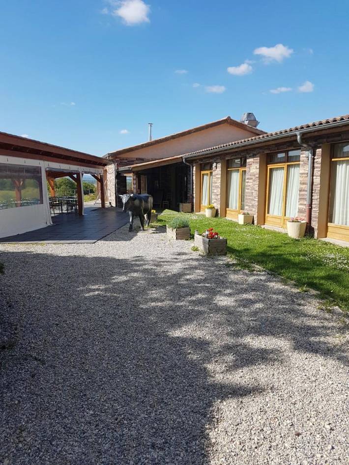 Hôtel pour 3 personnes, avec Terrasse ainsi que Jardin et Vue