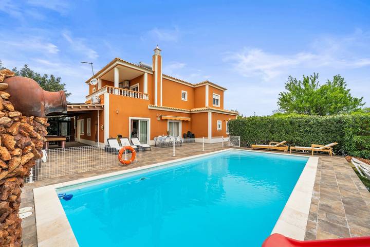 Location de vacances pour 12 personnes, avec jardin, animaux acceptés dans Alcantarilha